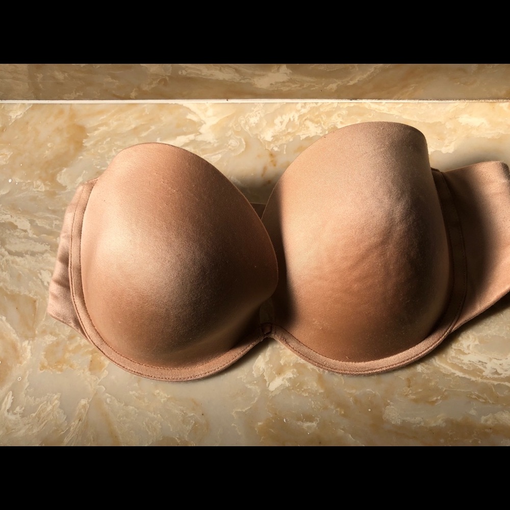 Victoria’s Secret strapless bra